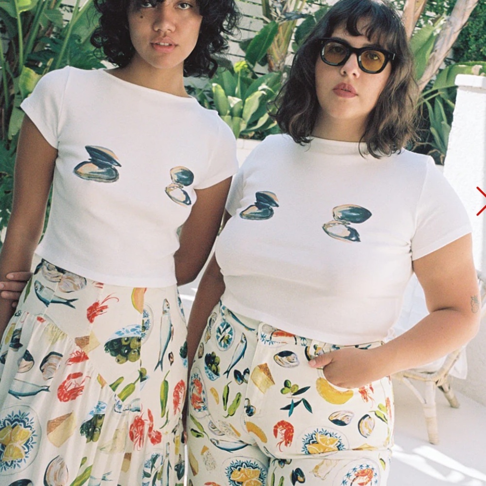 Lisa Says Gah Alex Tee XL with Clams - New with Tags